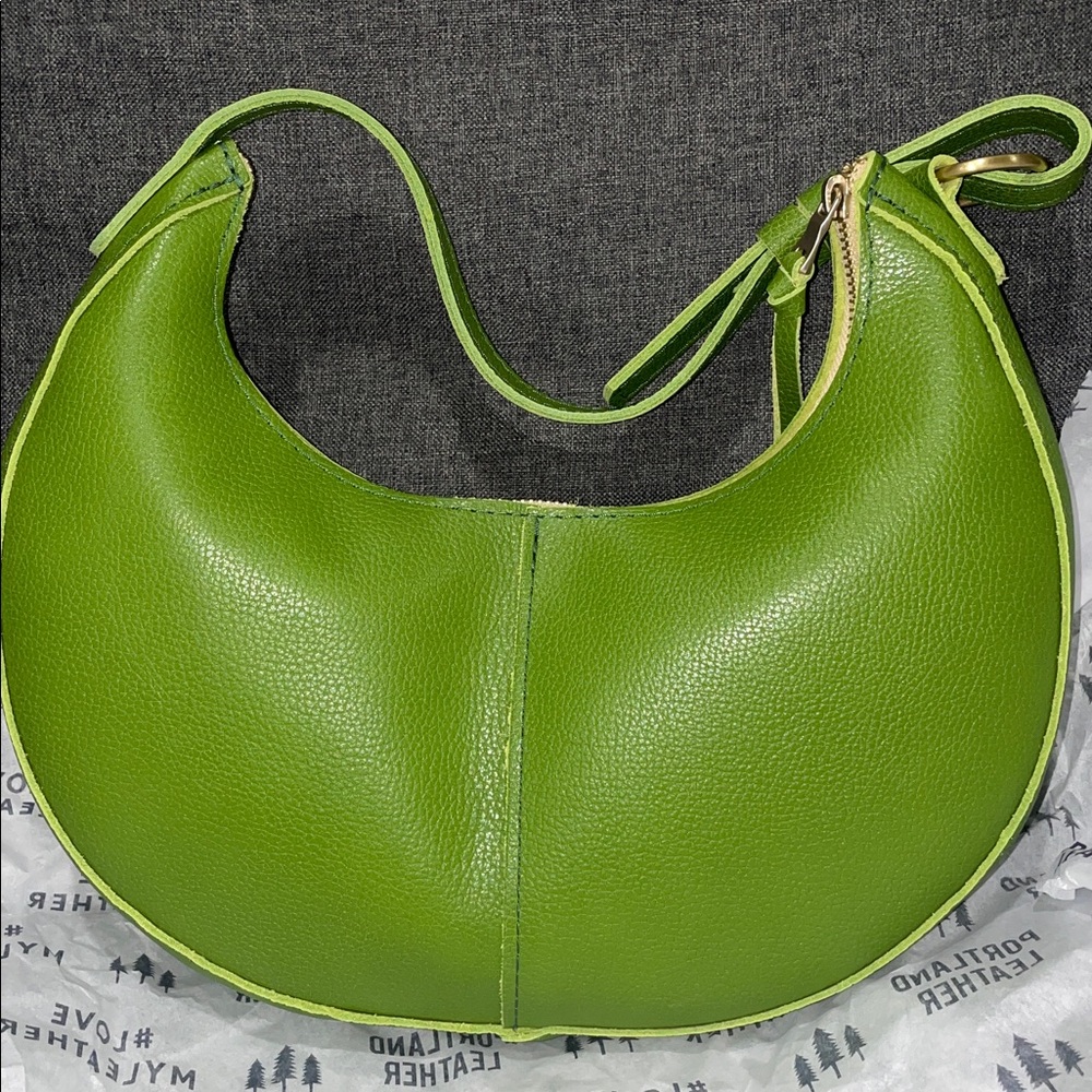 Portland Leather Mantis Classic Nora Shoulder Bag - Picture 5 of 11